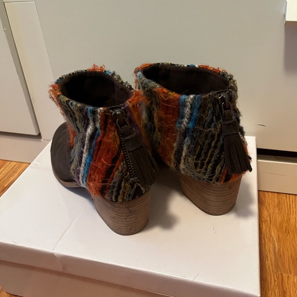 Toms Size 7 Multi Textile Leila Chocolate Brown Suede Ankle Booties - Picture 3 of 4